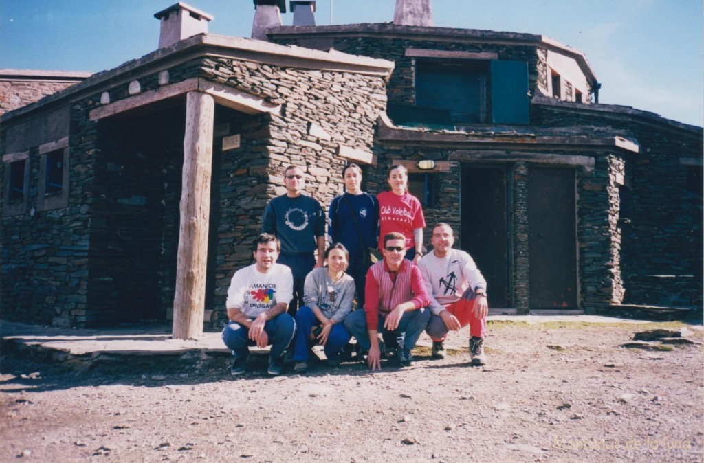 De izquierda a derecha: Joaquín, Tomás, Zaida, Patri, Pepe Díaz, Sata y Miguel Ángel en el Refugio Postero Alto
